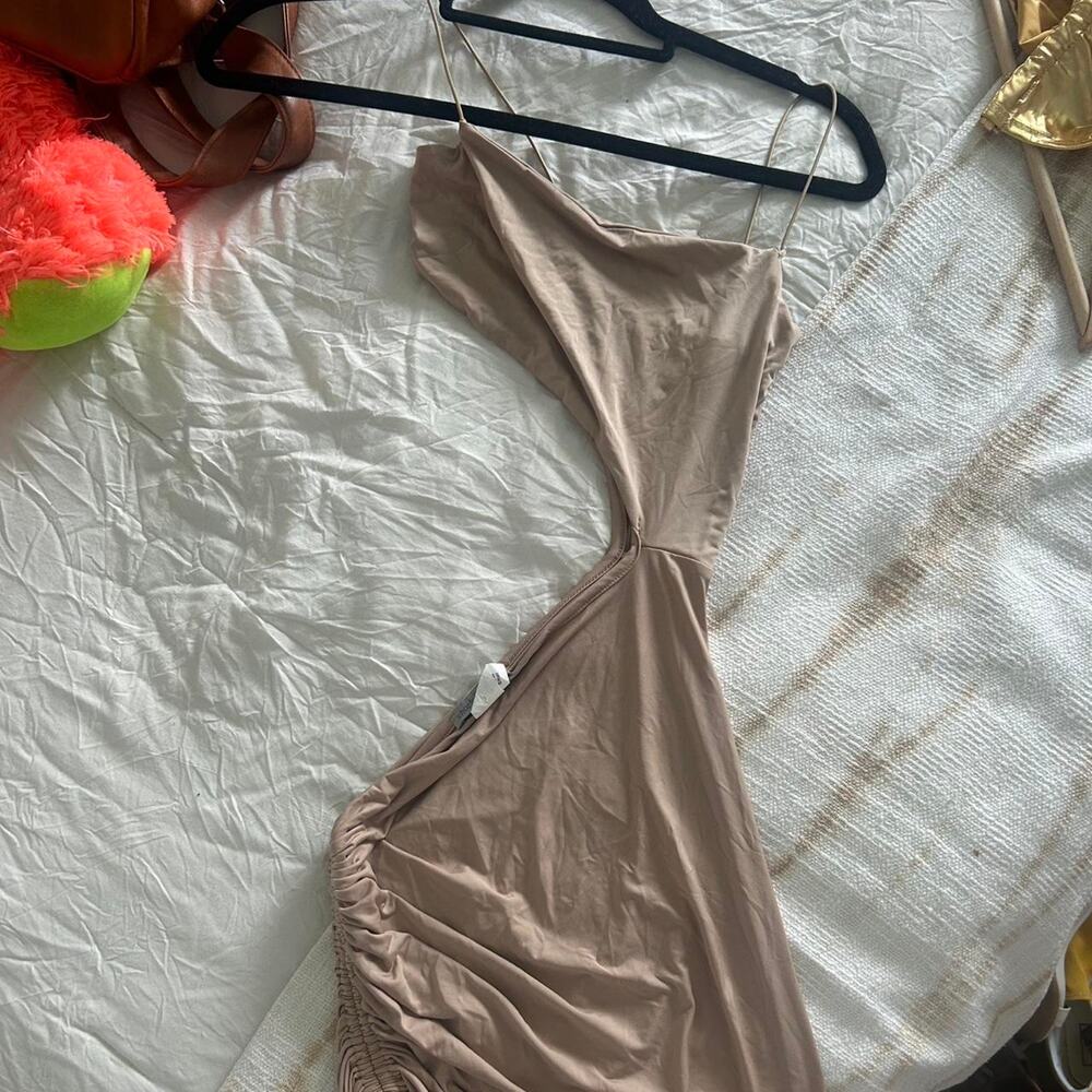 Cream and tan charlotte russe - Picture 4 of 8
